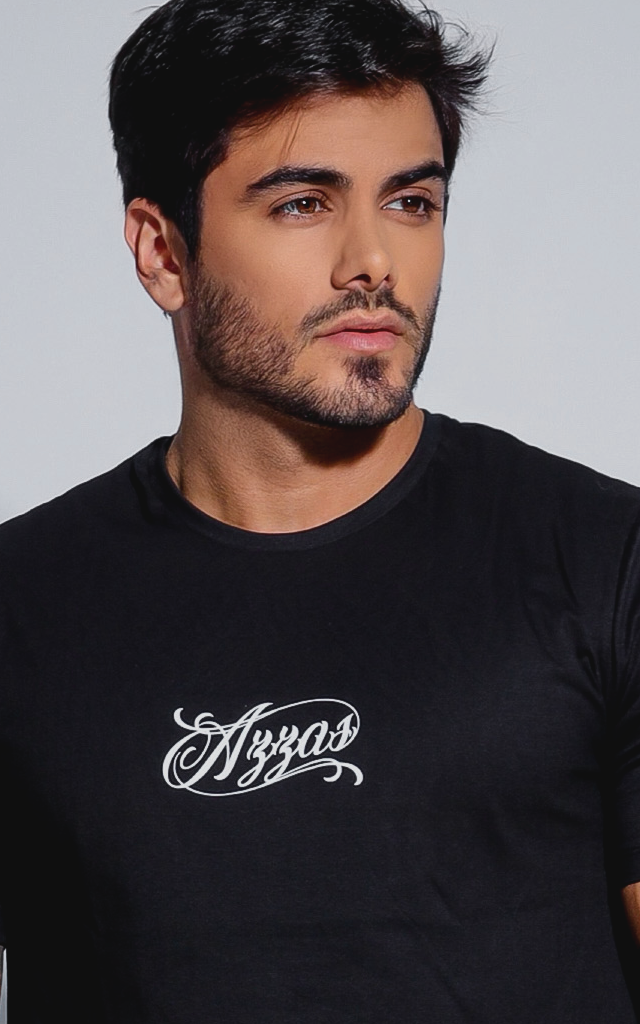 Camiseta Fendas - Preto